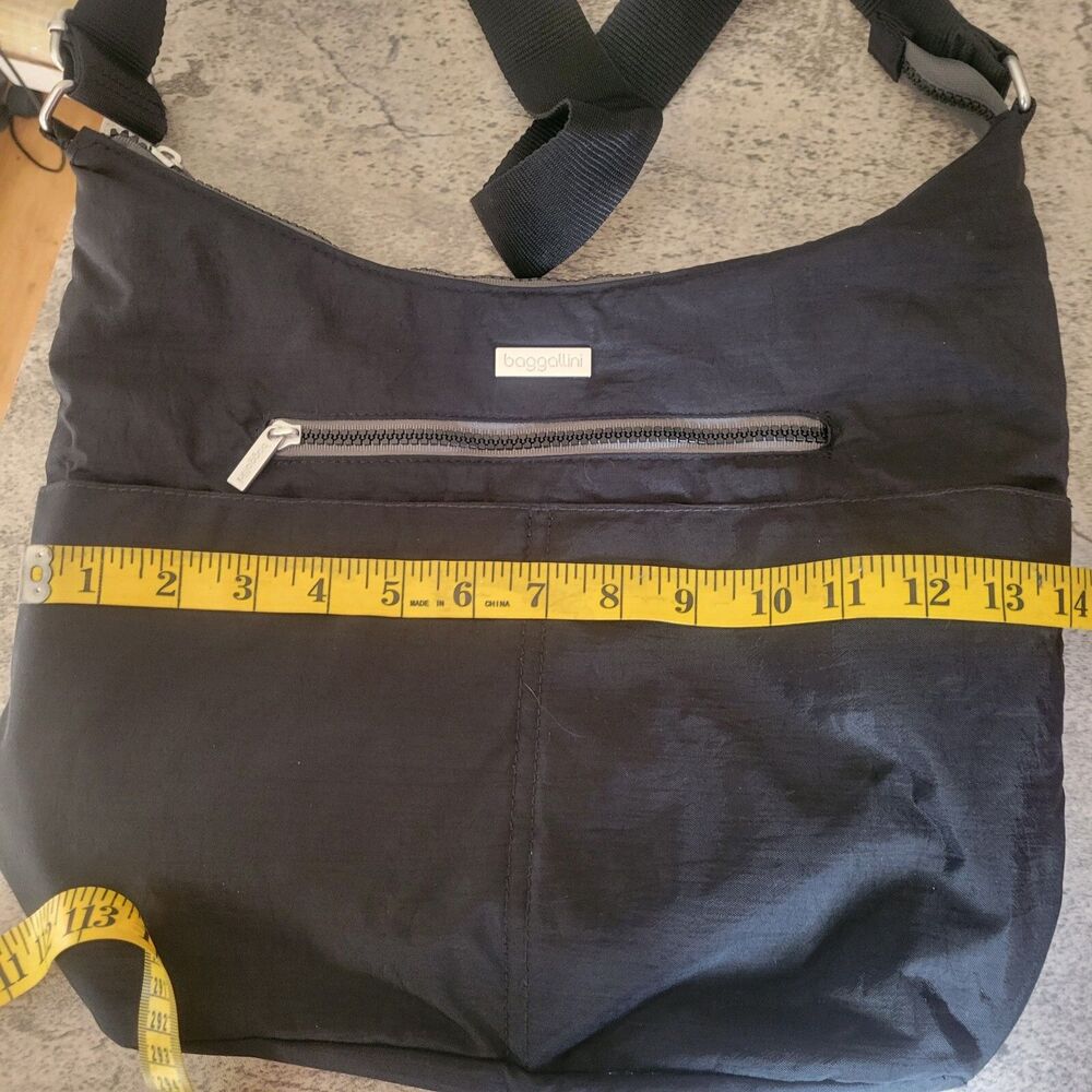 Baggallini All Around Hobo Pocket Black Crossbody Zipper Opening Adjustable 28" - Picture 6 of 10